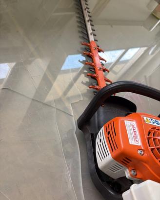 Tosasiepi professionale STIHL HS82 R