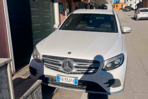 Automobile mercedes glc
