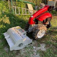 Motocoltivatore con trincia