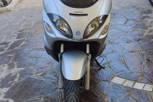 Piaggio X9