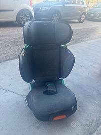 2 seggiolini auto Chicco  + alzatina
