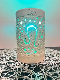 Lampada con incisione segno zodiacale Leone