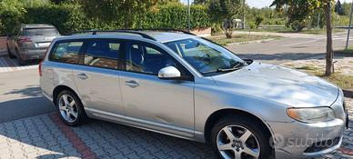VOLVO V70 MOMENTUM