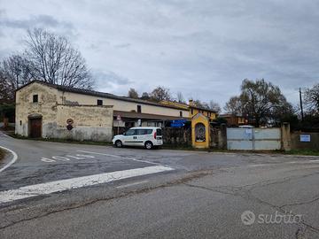 Fabbricato indipendente con resede