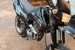 Suzuki DR 125 del 2016
