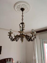 Lampadario in bronzo per camera in stile