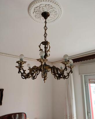 Lampadario in bronzo per camera in stile