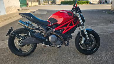 Ducati Monster 696+