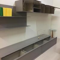 Parete attrezzata e tavolo Berloni