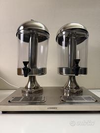 Distributore di bevande con coperchio a cupola