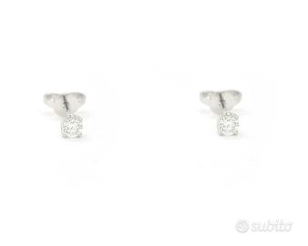 Orecchini punto luce 0,30 carati