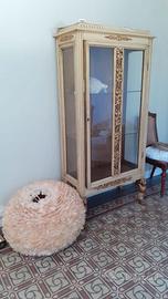 Mobile e tavolino antico