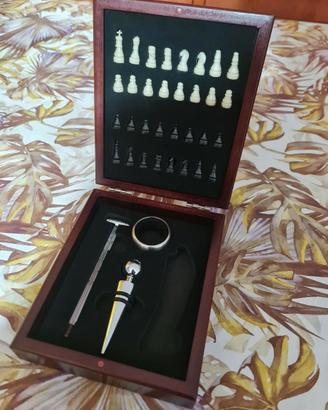 Cofanetto in legno con Scacchiera e Set