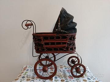 Carrozzina bambole antiquariato