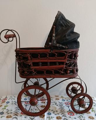 Carrozzina bambole antiquariato