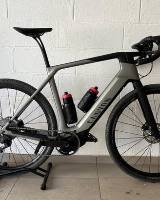 Bicicletta elettrica E-Gravel Canyon Grail ON CF7