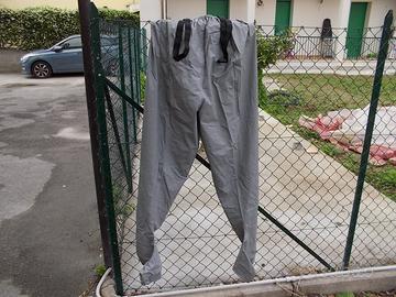 Pantaloni antiacqua