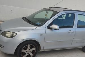 Mazda 2 - 2004