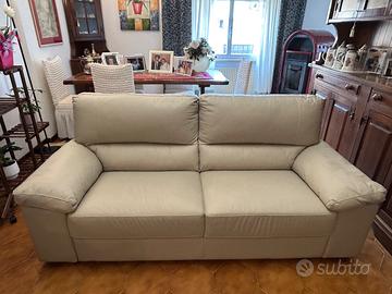 Divano tre posti
