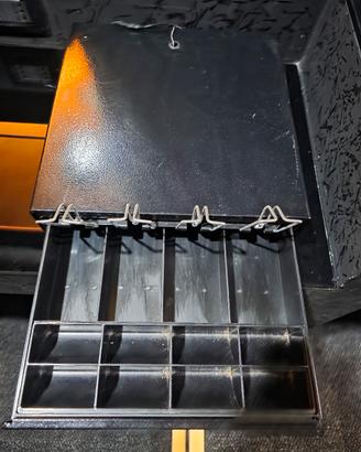 cassetto porta banconote con chiave