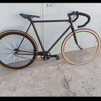 Bici a scatto fisso