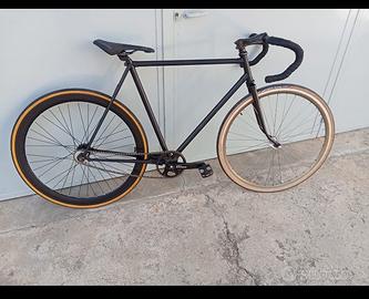 Bici a scatto fisso