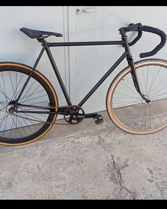 Bici a scatto fisso