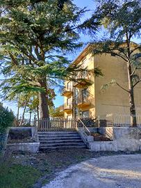 Casa singola tri famigliare