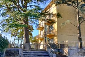 Casa singola tri famigliare