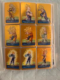 Due raccoglitori pieni di lamincards dragonball