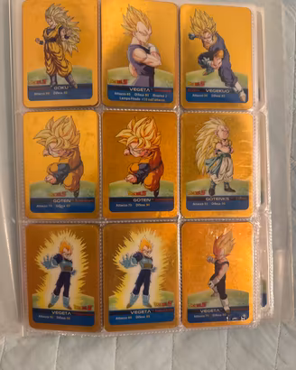 Due raccoglitori pieni di lamincards dragonball