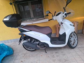 Scooter Peugeout Belville 200