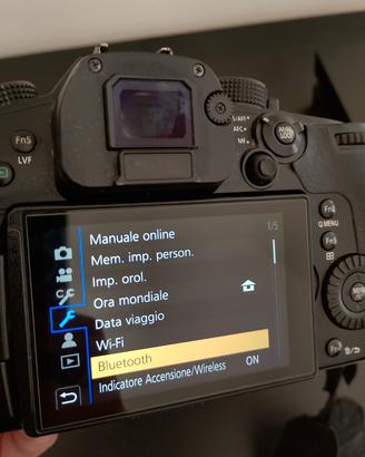 Panasonic Lumix Gh5 mirrorless camera + obiettivo