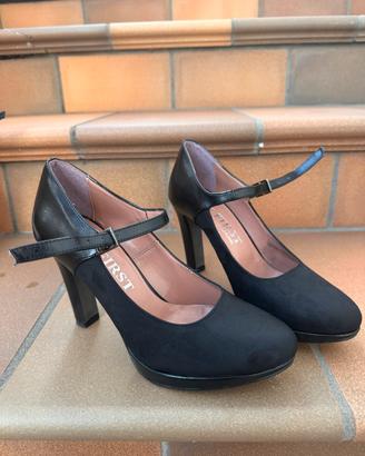 Scarpe con tacco taglia 37