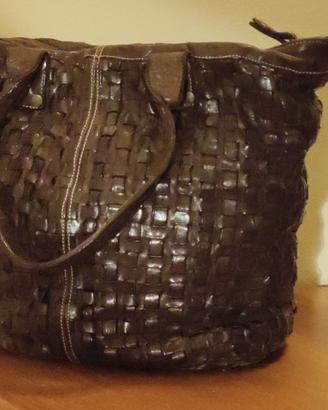 Borsa in pelle intrecciata