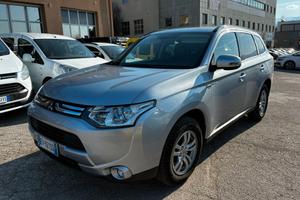 MITSUBISHI OUTLANDER 4x4 2.2 DI-D 150CV AUTOMATICO