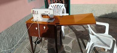 macchina da cucire vigorelli con tavolino annesso 