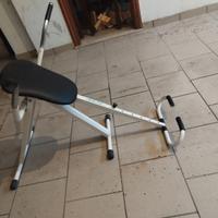 Attrezzo per addominali panca
