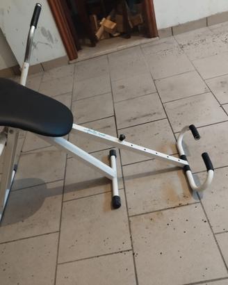 Attrezzo per addominali panca