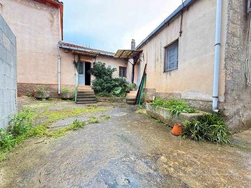 Casa indipendente completamente da ristrutturare