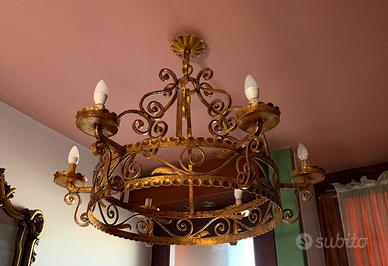 Lampadario ferro battuto dorato