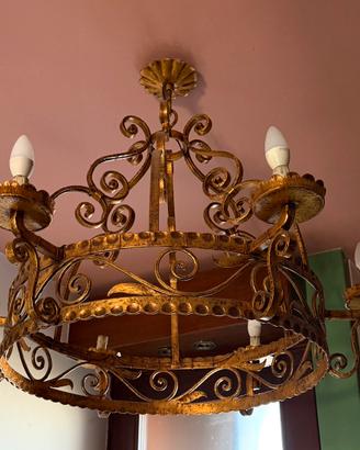 Lampadario ferro battuto dorato
