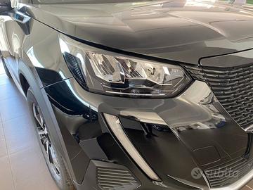 Frontale Peugeot 2008 anno 2021