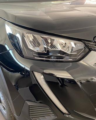 Frontale Peugeot 2008 anno 2021