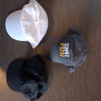 Tre cappelli uomo baseball bianco nero e grigio