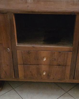 Mobile antico in legno