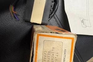 Alimentatore ricarica batteria vespa