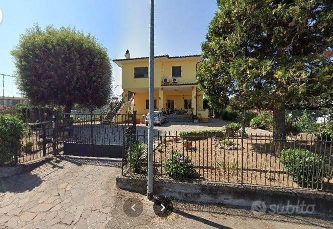 Villa di 117 m² con 3 locali e box auto a Viterbo - Vista 2