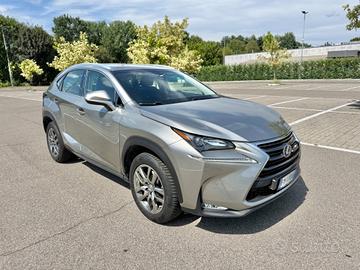 Lexus NX 300h Hybrid 197Cv*4WD*Automatic*Navi*Led*