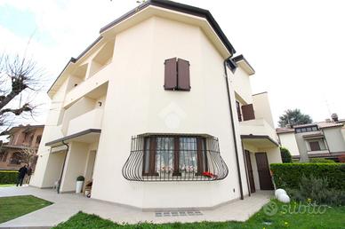 VILLA A SCHIERA A SASSUOLO